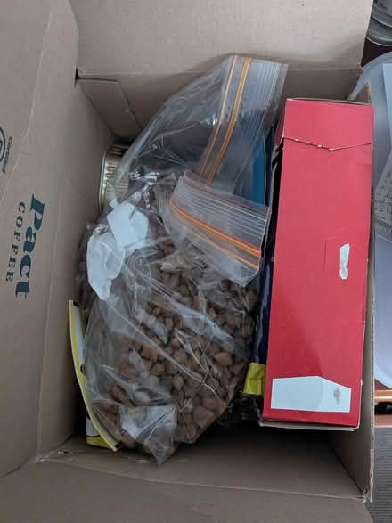 Photo of free Cat stuff job lot (SE21 West Dulwich) #2