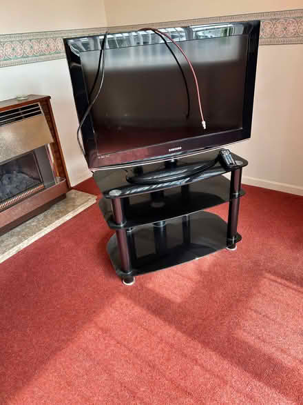 Photo of free Samsung Tv & unit (Wells Road BA3) #2