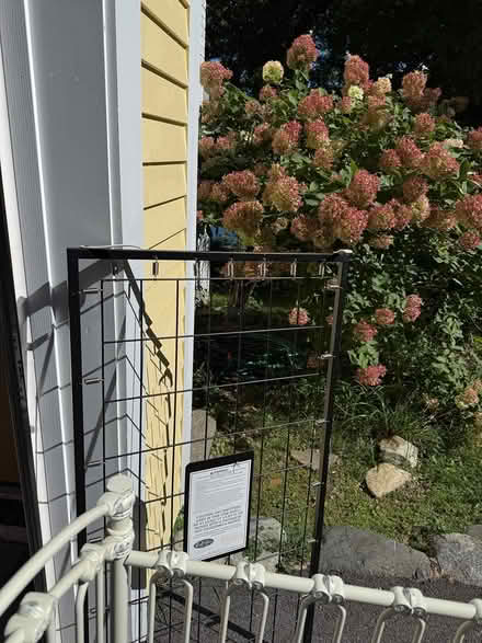 Photo of free Beautiful crib (Sarah Doublet Road Littleton) #2