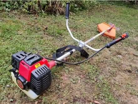 Photo of free petrol brushcutter - not working (Loughton IG10) #1