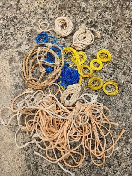 Photo of free Rope and plastic covered line (Beer EX12) #1