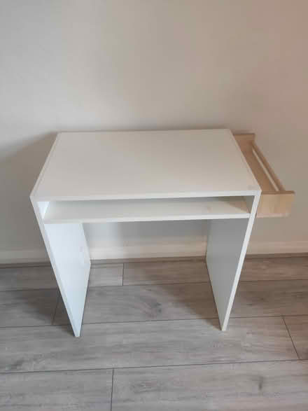 Photo of free Small white desk with upper shelf (E10 6RH) #4