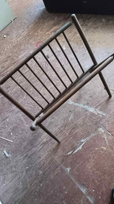 Photo of free Knitting stand (19095) #1