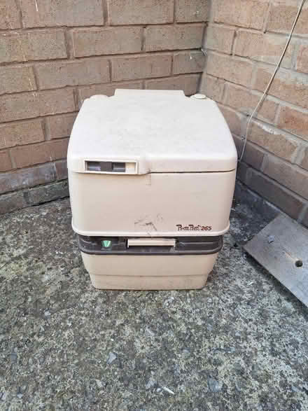 Photo of free Porta potti (Wrexham LL11) #1