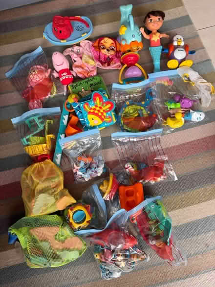 Photo of free Bath toys (Teddington TW11) #1