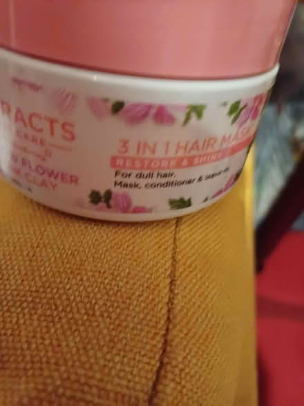 Photo of free Extracts hair mask (Chineham RG24) #2