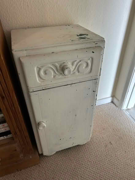 Photo of free Bedside cabinet (Bexhill TN39) #1