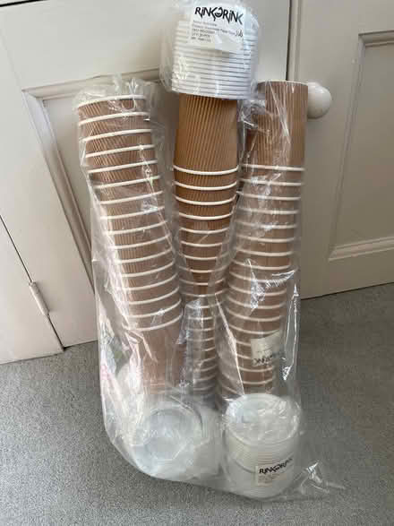 Photo of free New paper cups with lids (S11 Ecclesall) #1