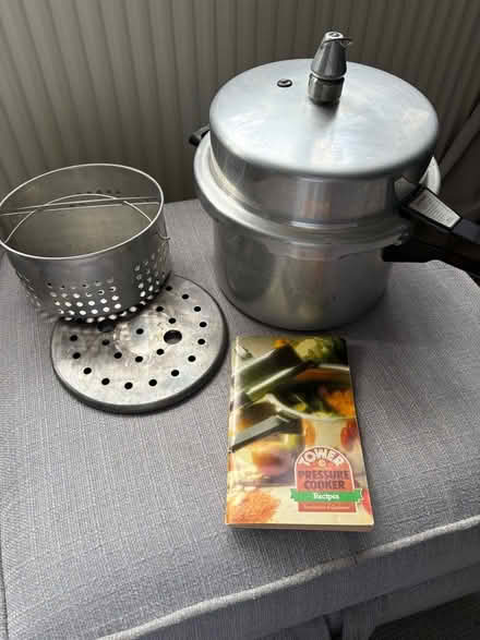 Photo of free Pressure cooker (Erith DA17) #1