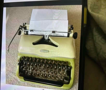 Photo of Used Manual Typewriter (Mawneys, RM7) #1