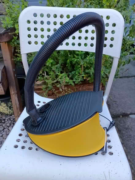 Photo of free Foot pump (Saltney Chester CH4) #1