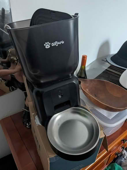 Photo of free Cat stuff job lot (SE21 West Dulwich) #1