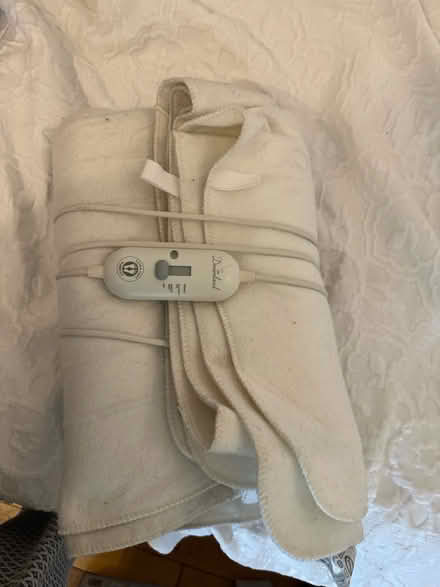 Photo of free Heated blanket (Raynes park SW20) #1