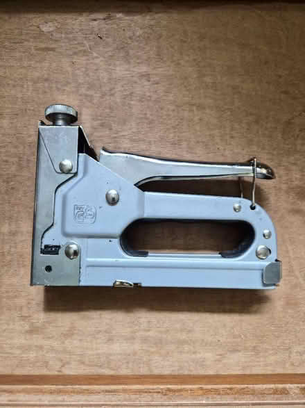 Photo of free Staple gun (Gwespyr CH8) #1