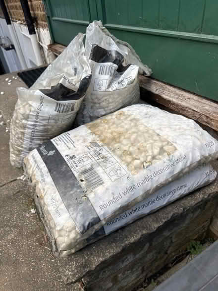 Photo of free 4x Blooma rounded white marble stone (Shepherds Bush W6) #2