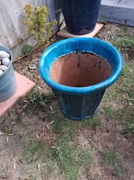 Photo of free Lge terracotta pot (Wickford SS11) #2
