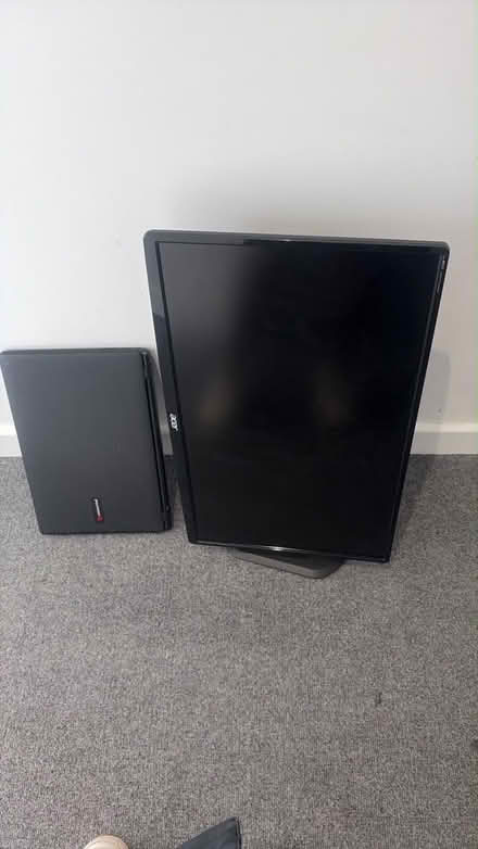 Photo of free 27 inch monitor and laptop (Whitehouse MK8) #2