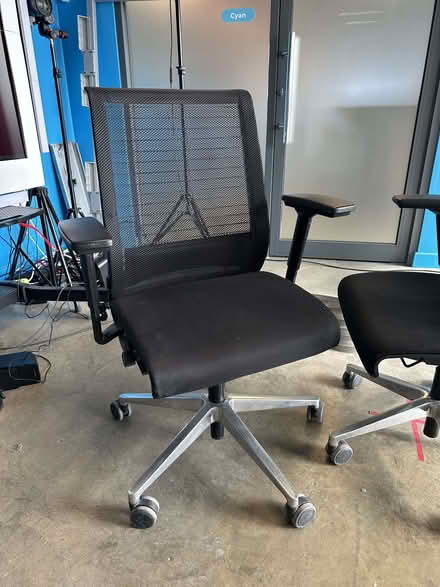 Photo of free Office chair (Finsbury Park N4) #1