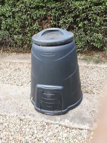 Photo of free Compost bin. (Winyates West B98) #1