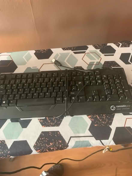 Photo of free Keyboard (Stretford M32) #1