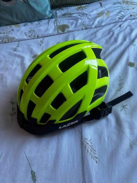 Photo of free Neon green helmet (Clapham SW8) #4
