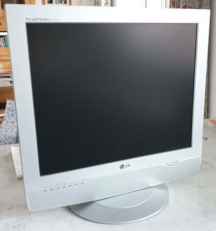 Photo of free LG PC Monitor (Ansford CP BA7) #1