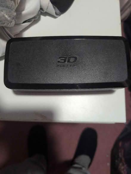 Photo of free 3d glasses and case (Erith DA8) #1