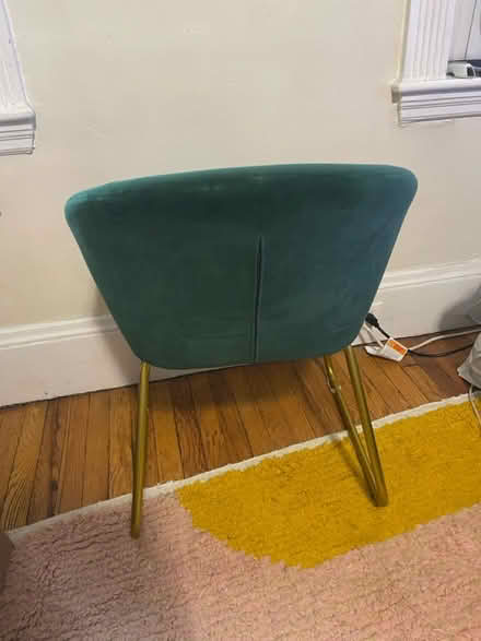 Photo of free Decorative chair (Back Bay/Fenway line) #4