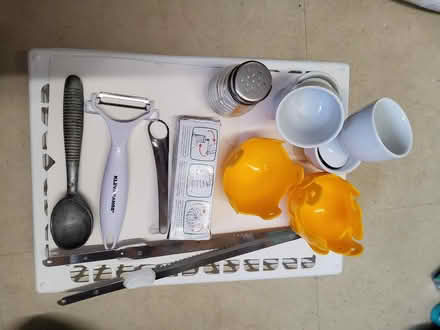 Photo of free Random small kitchen items (Great Barford MK44) #1
