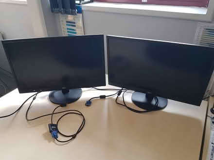 Photo of free 2x Computer screens (Telford TF3) #1