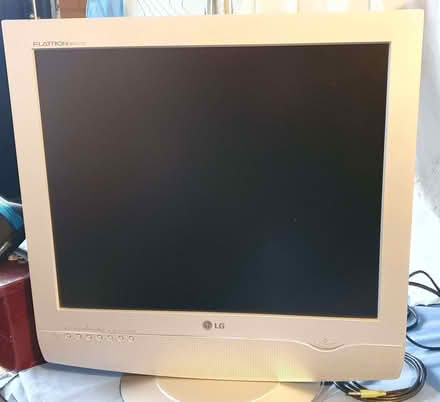 Photo of free LG PC Monitor (Ansford CP BA7) #3