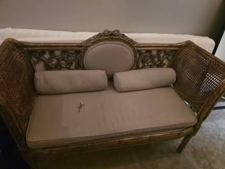 Photo of free Sofá vintage (Sw7 5qx) #1