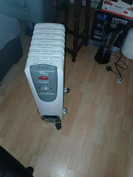 Photo of free Electric Delonghi oil heater (M23 Baguley) #2