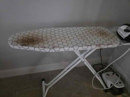 Photo of free Iron table (Sw7 5qx) #2