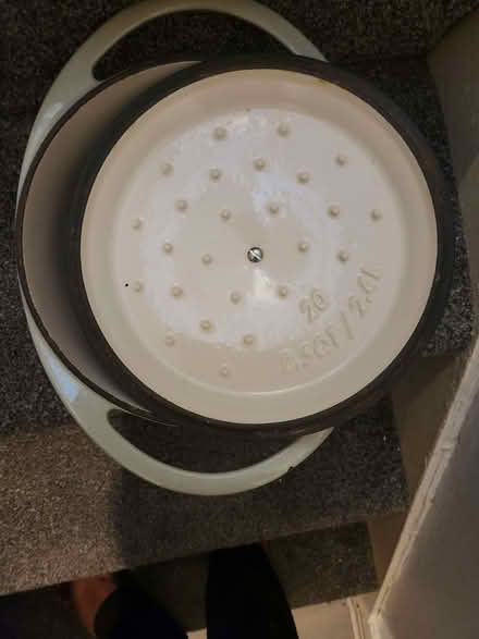 Photo of free Green casserole pot. Sticky beige /marble effect panels (Haggerston E8) #2