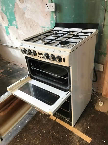 Photo of free Gas oven (East Chesterton Ward CB4) #3