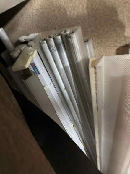 Photo of free Old Tube lights : bundle deal (Mitcham CR4) #4