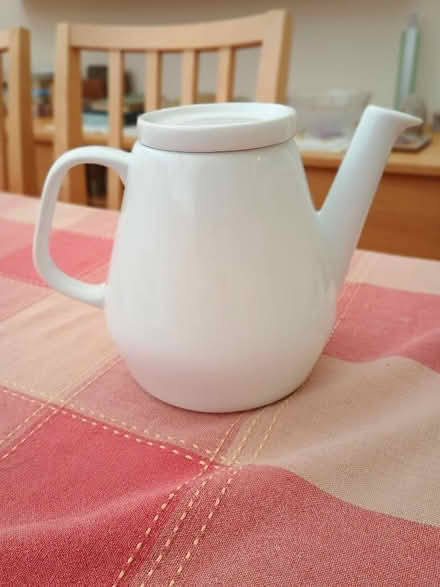 Photo of free ​White Ceramic Teapot (Bernards Heath AL1) #2