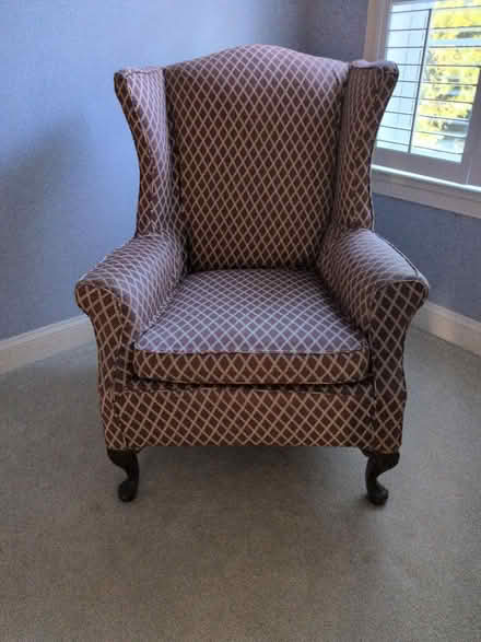 Photo of free Wing back chair (Mays Chapel) #1