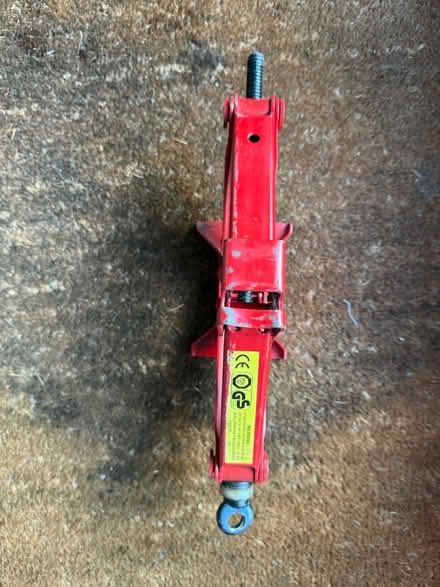 Photo of free Car Scissor jack 1 ton. SE12 (Lee SE12) #1