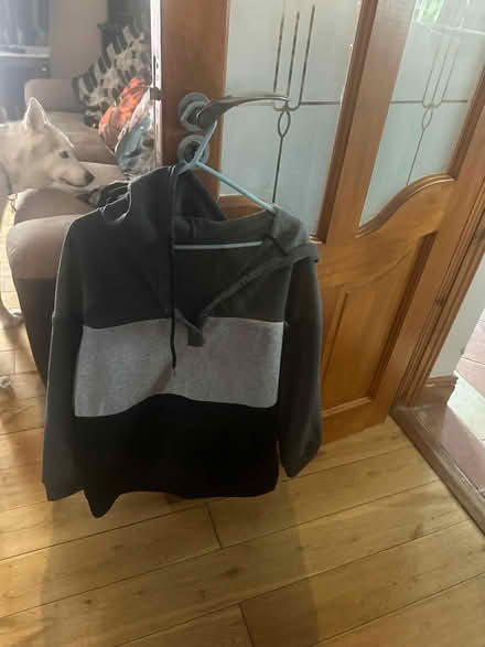 Photo of free Men's hooded jacket/top (Artane) #1