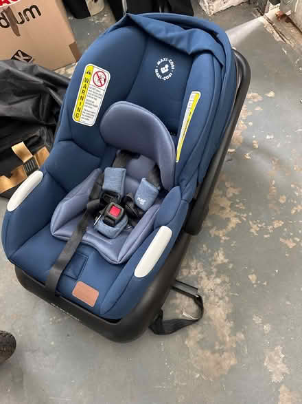 Photo of free Barely used baby car seat (Nw3) #1