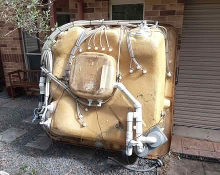 Photo of free SPA working order (Eagleby) #2