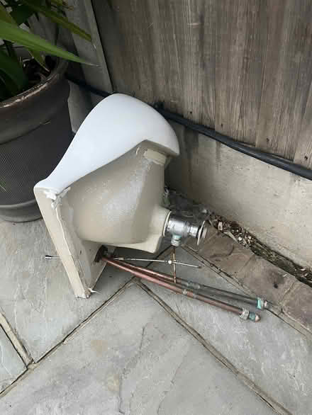 Photo of free small corner sink (Great Baddow CM2) #2