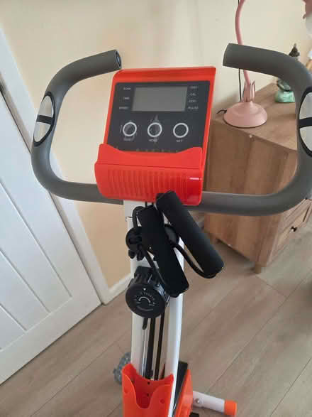 Photo of free HOMCOM 2-in-1 Folding Exercise Bike Grey – Magnetic Resistan (Machynlleth SY20) #2