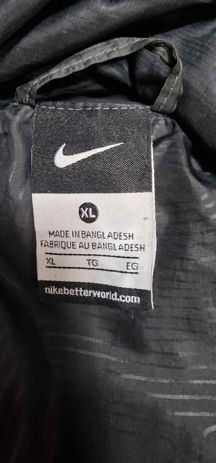 Photo of free XL nike down filled coat (Brandhall b68) #2