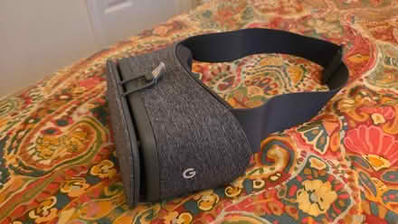 Photo of free Google Daydream VR Headset (River Hill) #3