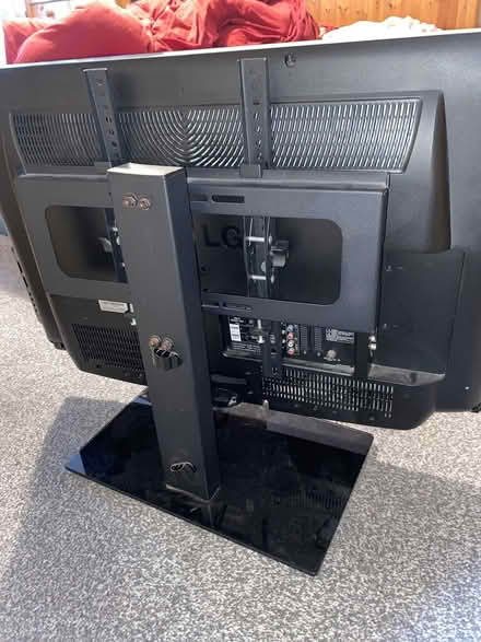 Photo of free 32” lg tv (par) #2