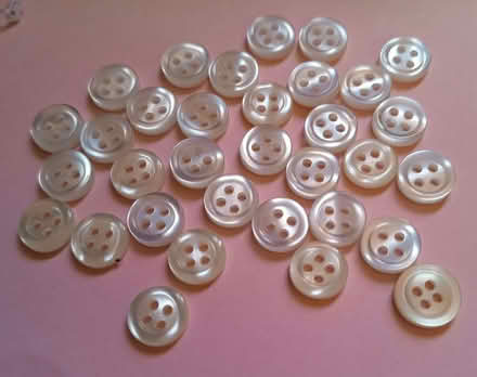 Photo of free Shirt buttons (Welling DA7) #1