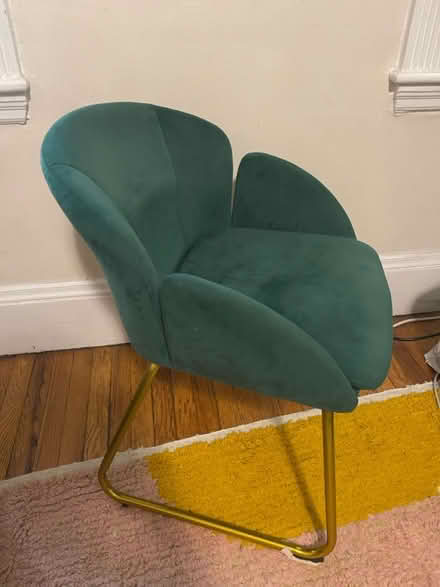 Photo of free Decorative chair (Back Bay/Fenway line) #2